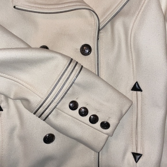 Guess White Jacket - Picture 4 of 4